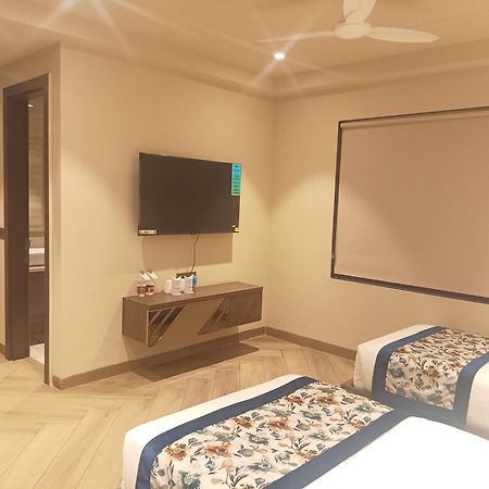 Hotel Cullinan By Qotel Janakpuri 德里 外观 照片