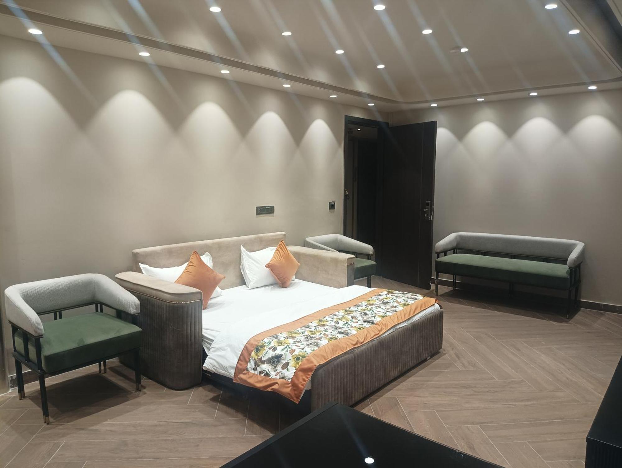 Hotel Cullinan By Qotel Janakpuri 德里 外观 照片