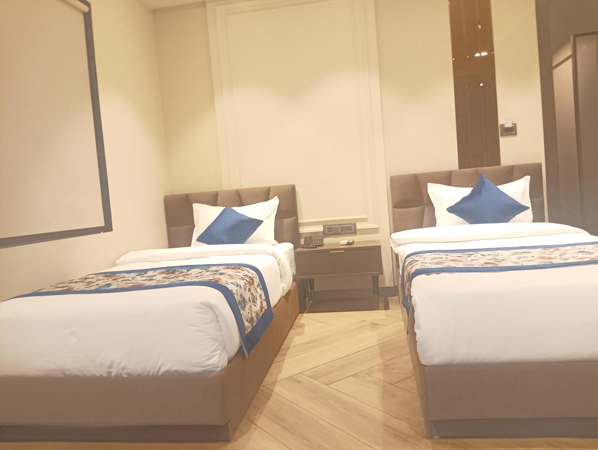 Hotel Cullinan By Qotel Janakpuri 德里 外观 照片