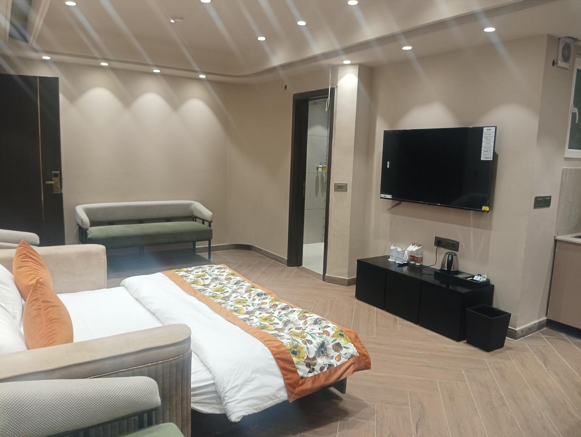 Hotel Cullinan By Qotel Janakpuri 德里 外观 照片
