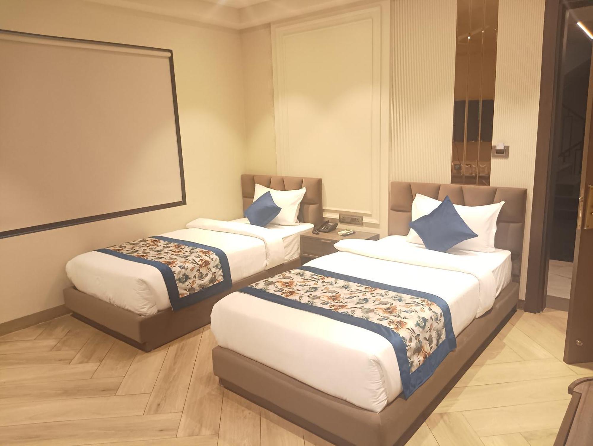 Hotel Cullinan By Qotel Janakpuri 德里 外观 照片