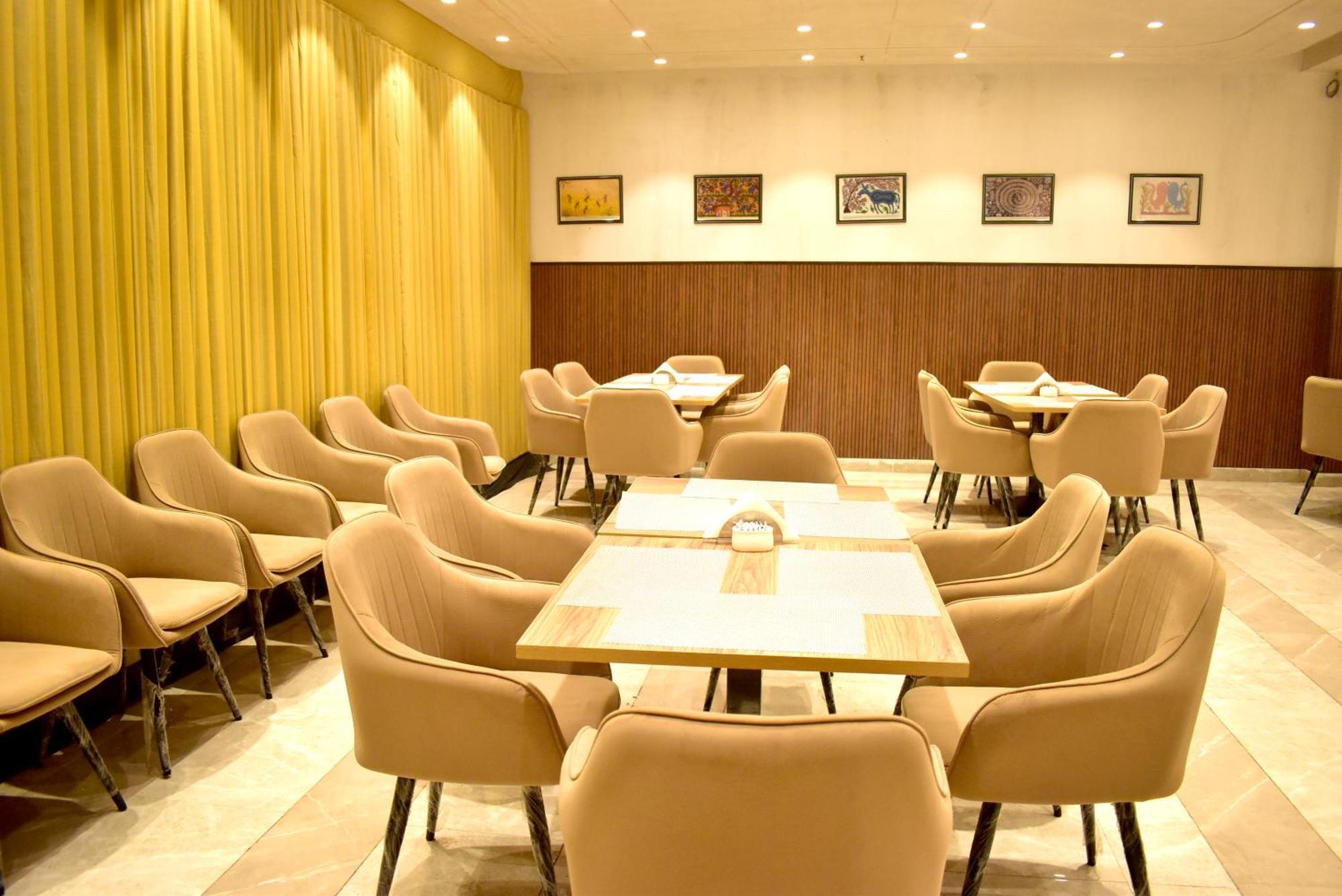 Hotel Cullinan By Qotel Janakpuri 德里 外观 照片