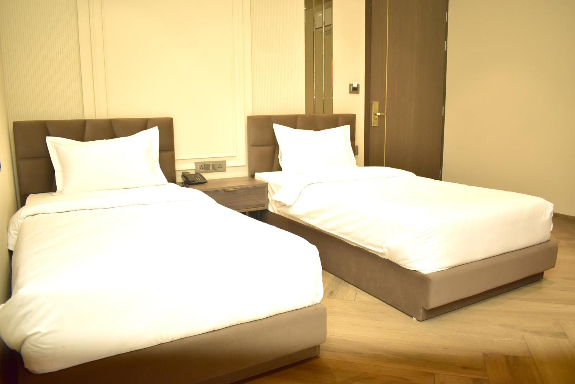 Hotel Cullinan By Qotel Janakpuri 德里 外观 照片